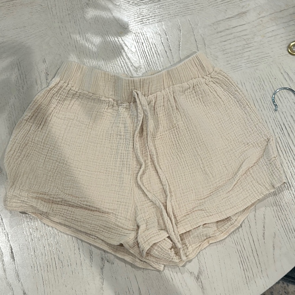 Women's Cream Shorts